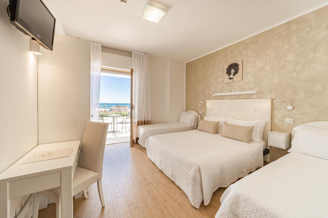 Hotel Soraya Riccione Exterior foto