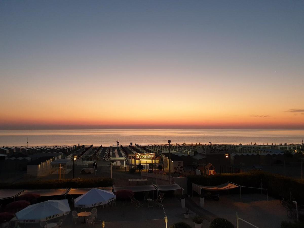 Hotel Soraya Riccione Exterior foto
