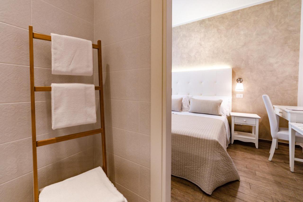 Hotel Soraya Riccione Exterior foto