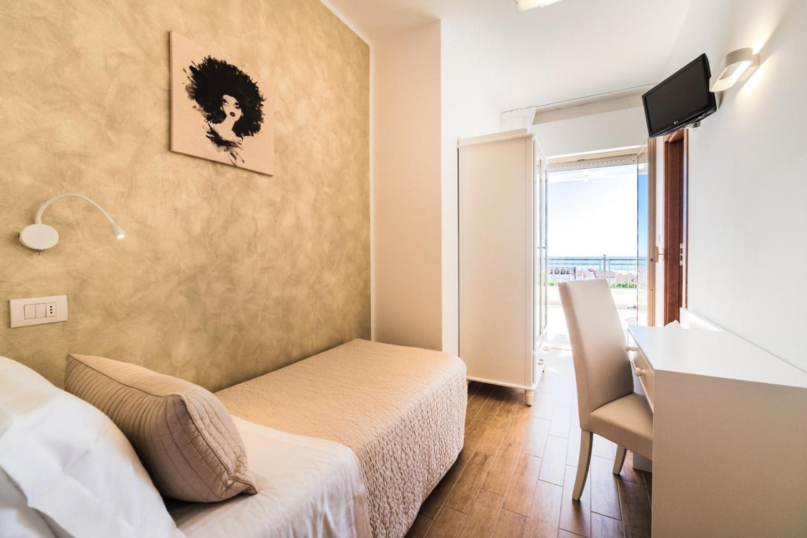 Hotel Soraya Riccione Exterior foto
